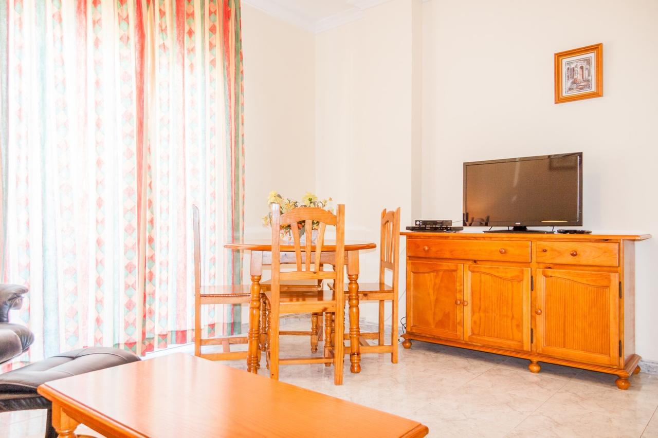 Apartamentos Nerja Medina Canovas מראה חיצוני תמונה
